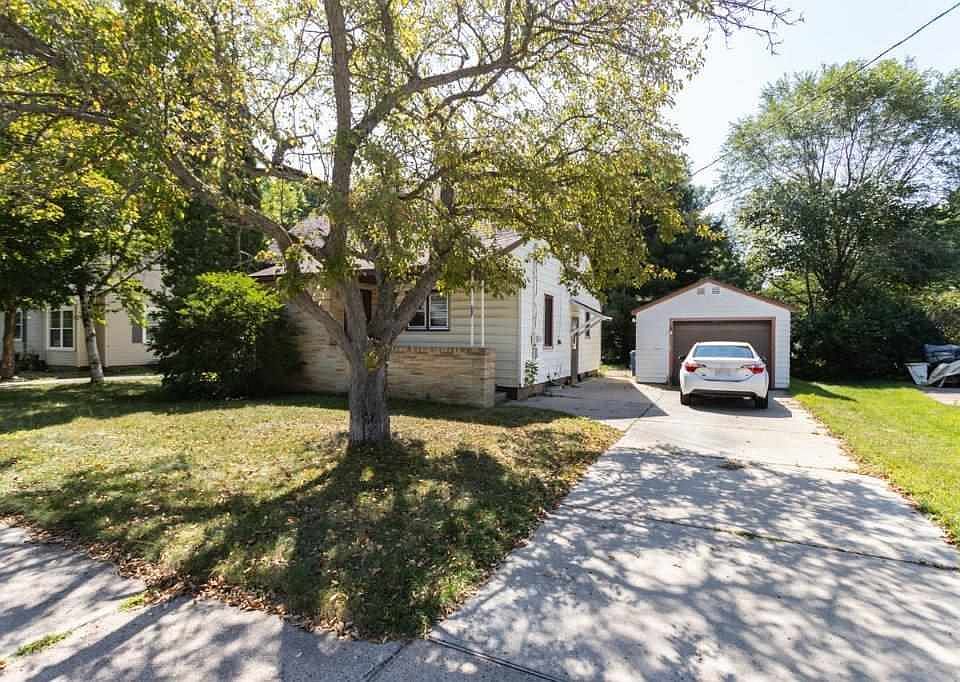 1st image of 109 Summer St