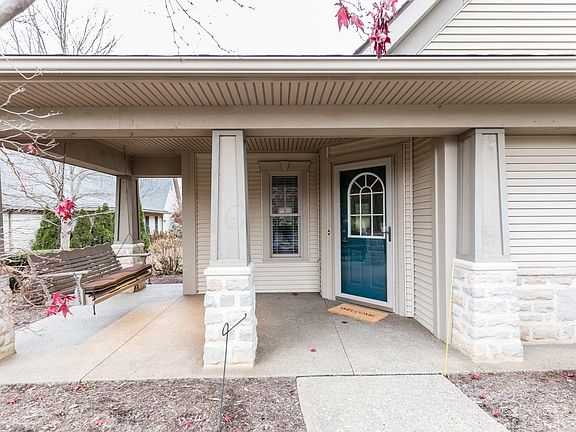 3rd image of 434 Cottage Grv E