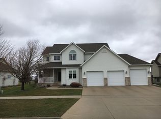 1464 S 40th St, Grand Forks, ND 58201