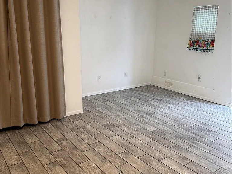 5425 D St — Photo 3