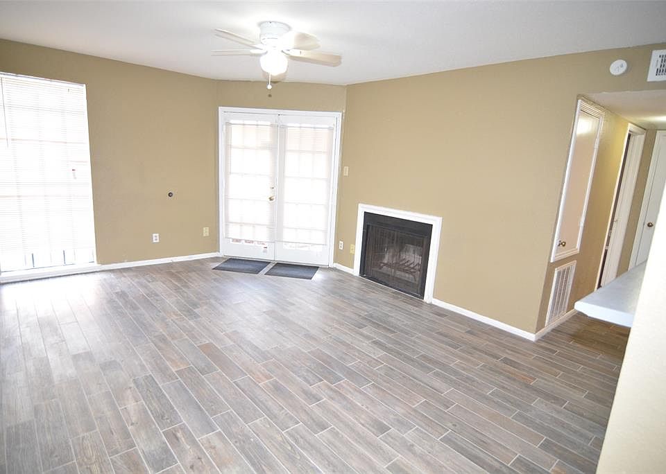 1st image of 12500 Sandpiper Dr APT 137