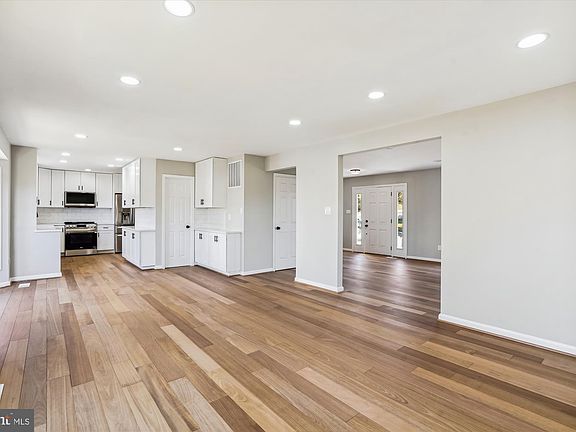 5th image of 6480 Palisades Dr
