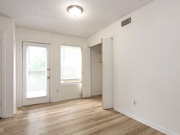 5th image of 1607 Onion Creek Village Dr #D