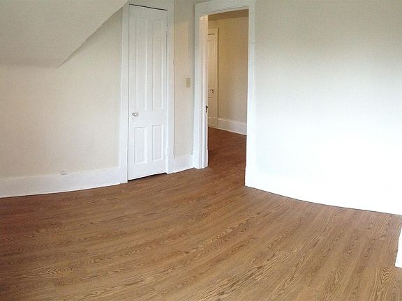 Bedroom: 11x11