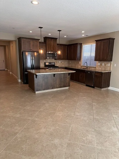 3 bed, 1527 sqft, $2,750 — Photo 3