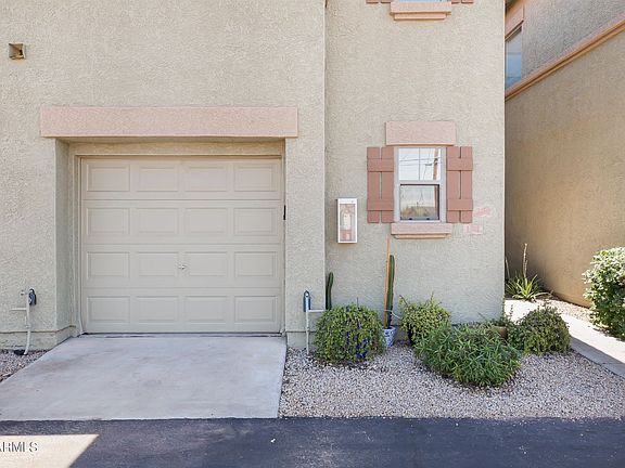 3rd image of 805 S Sycamore St #234