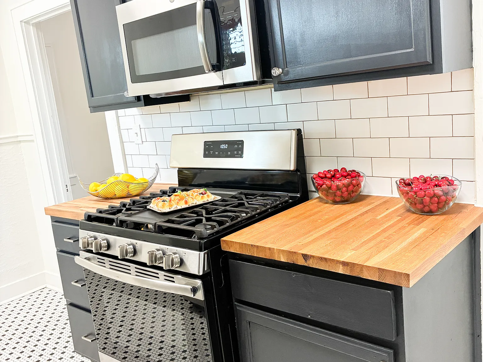 Studio, 450 sqft, $935 — Photo 2