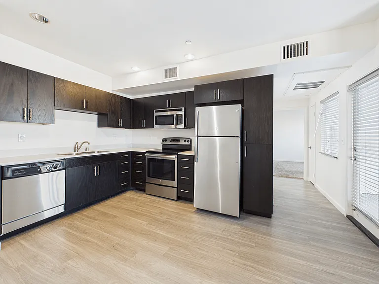 Citron Apartments — Photo 18