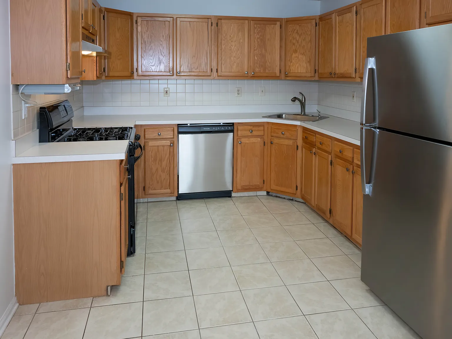 2 bed, $2,600 — Photo 2