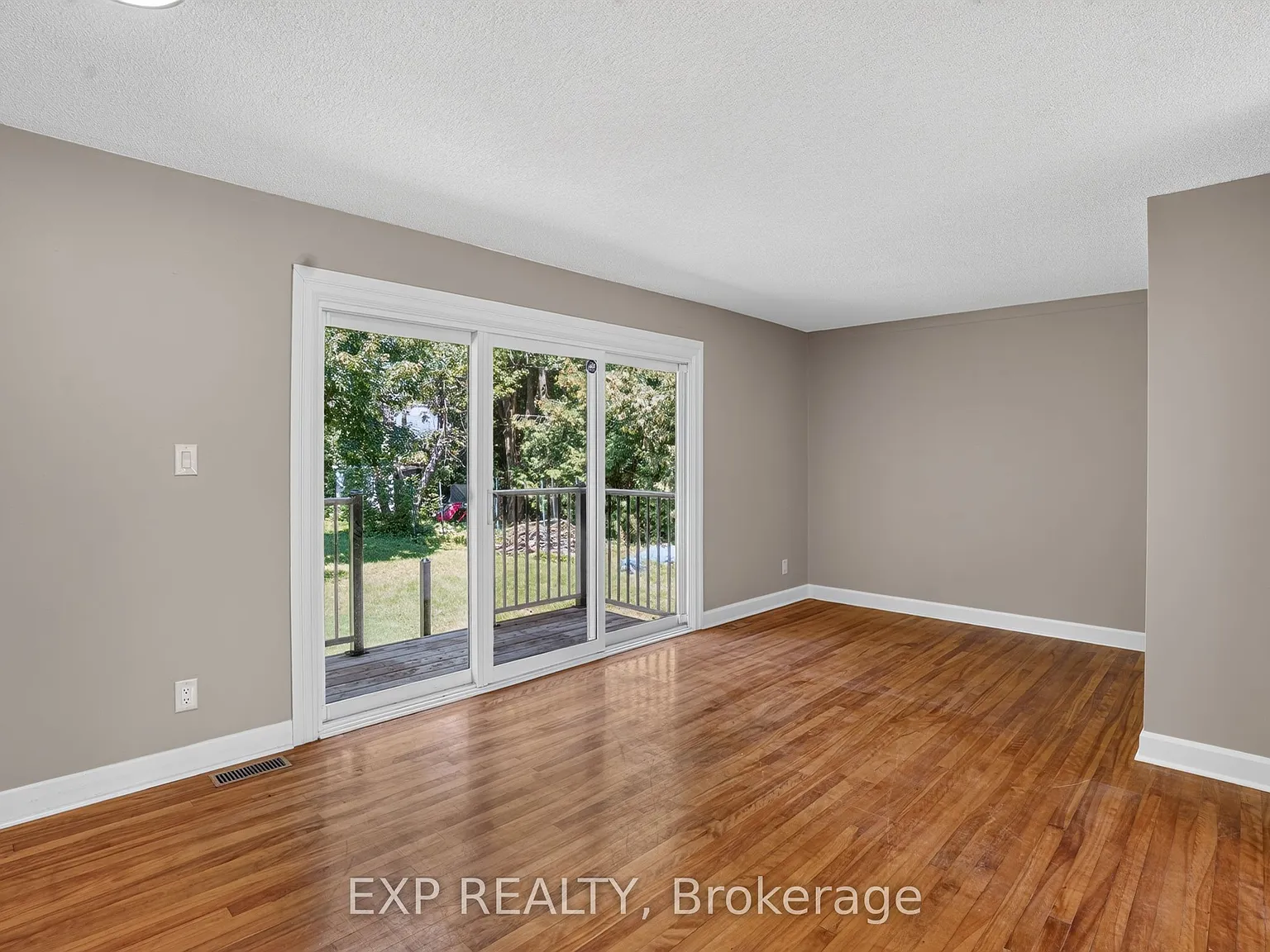 3 bed, $2,400 — Photo 4