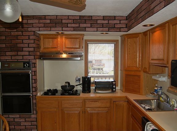 4th image of 37 Kirby Dr