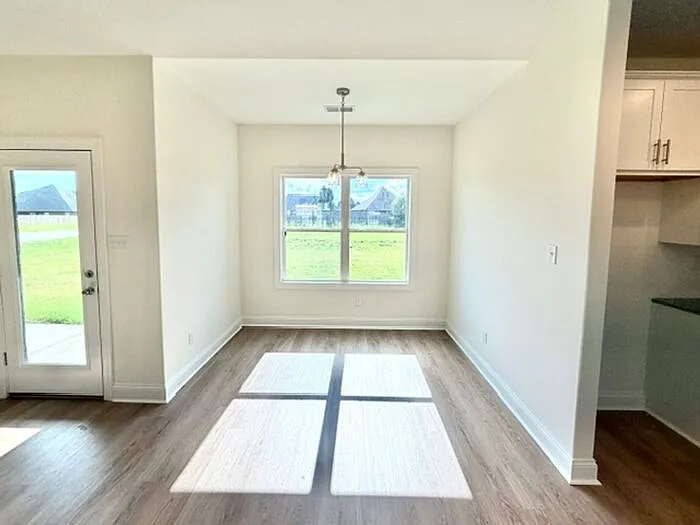 7425 Newbury Dr — Photo 6