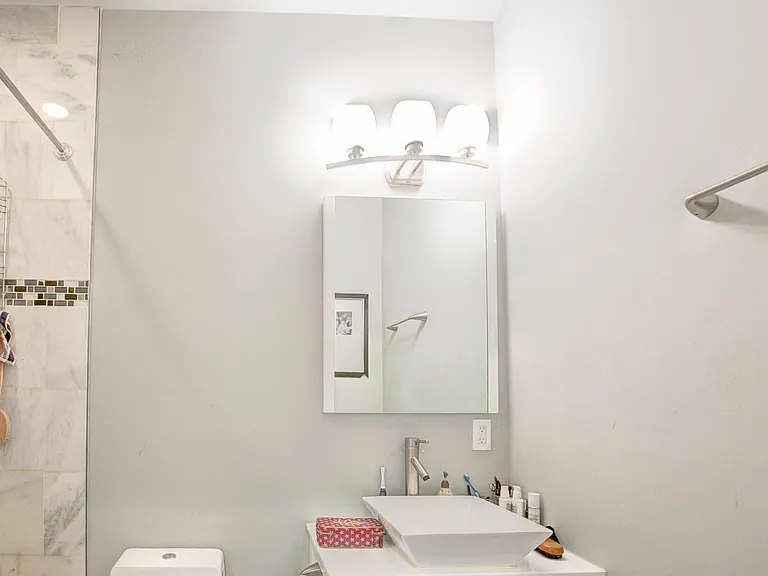 1220 19th St NE #1B — Photo 6