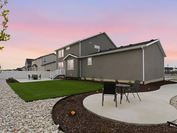 3233 W 2500 N, Clinton, UT 84015