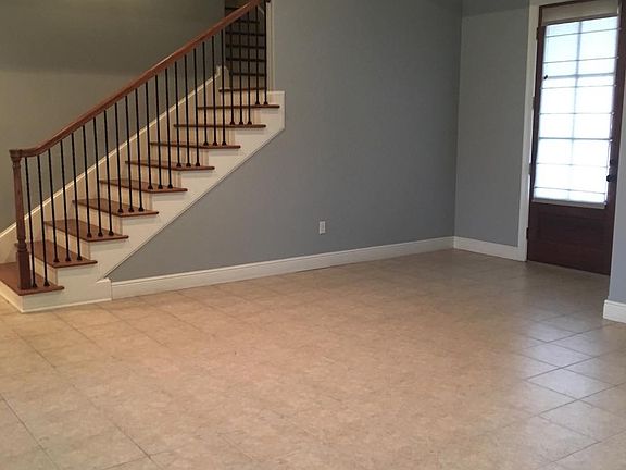 2nd image of 4884 Muirfield Dr
