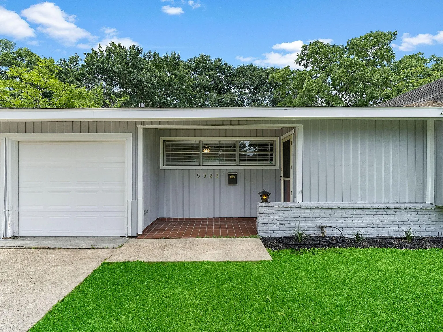 3 bed, 2.0 bath, 1233 sqft, $1,925 — Photo 3