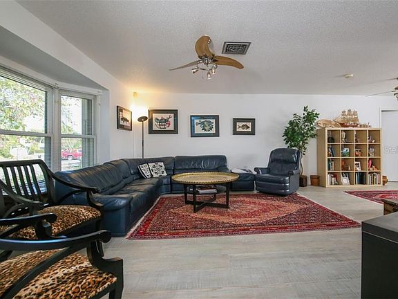 3rd image of 600 Eagle Pl