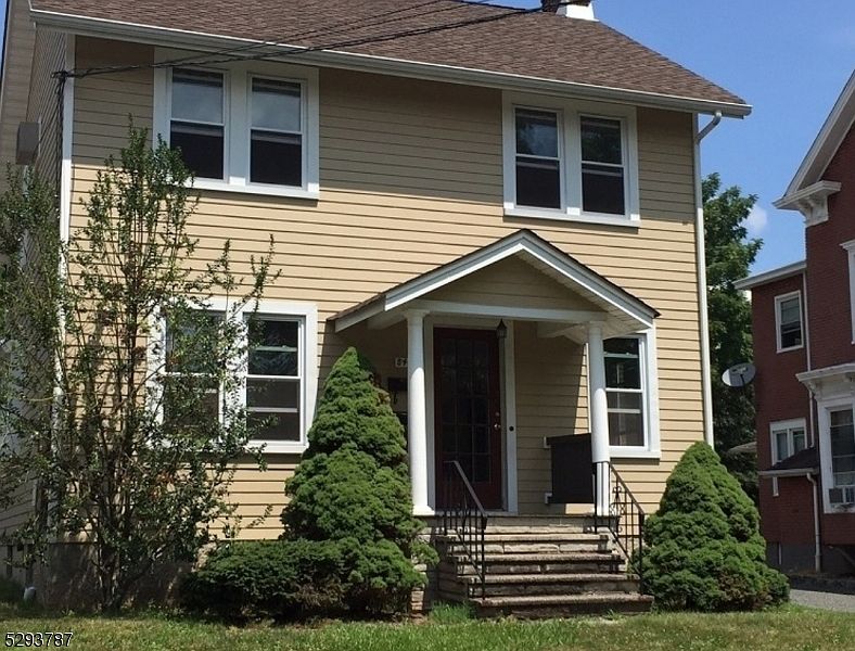 1st image of 842 South Ave W