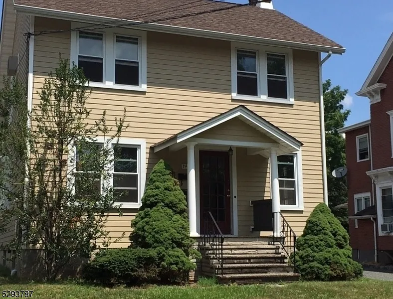 842 South Ave W
