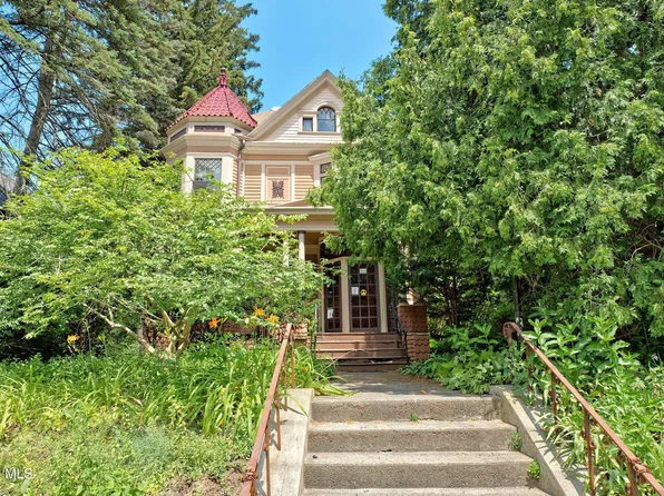 145 Pawling Avenue, Troy, NY 12180