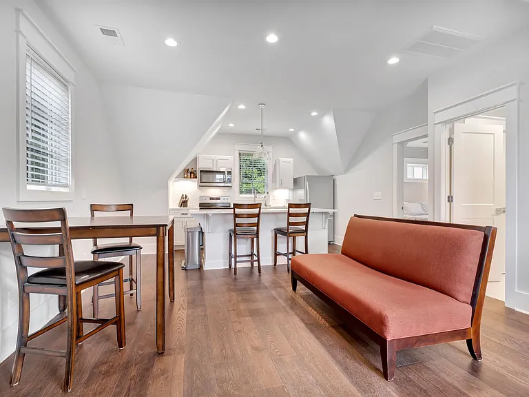1110 Lillian St #B — Photo 22
