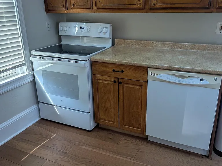 23 Knox Ave — Photo 15