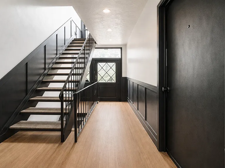 All New Luxury Living In Plymouth — Photo 71
