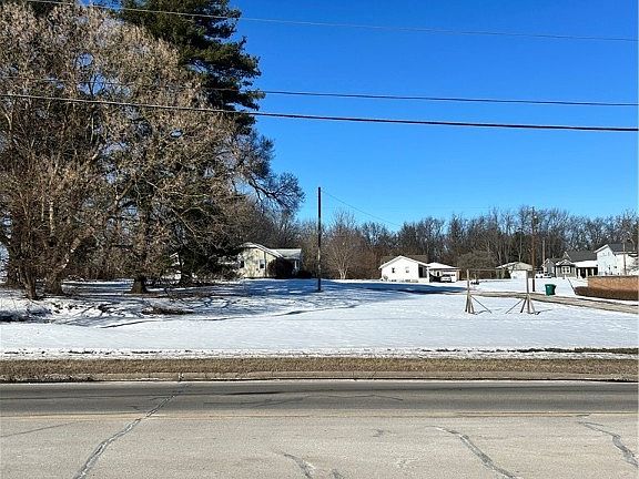 3rd image of 705 W Main St
