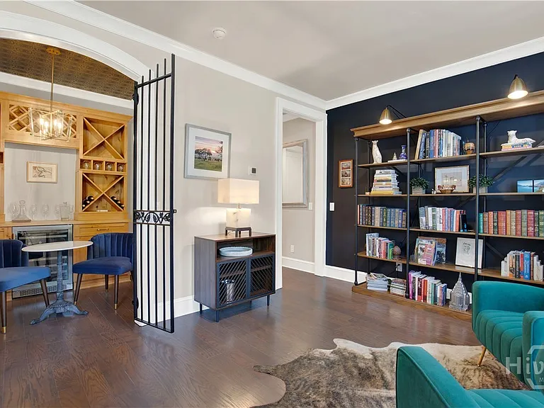 437 Port St — Photo 5