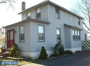 313 W 4th St, Palmyra, NJ 08065