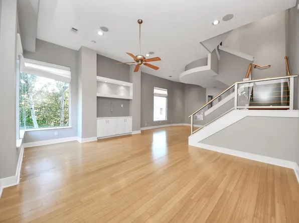 1610 Calumet St, Houston, TX 77004