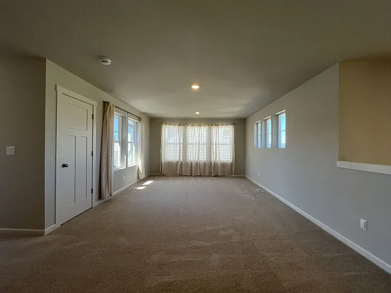 31530 NW Yorkshire St — Photo 41