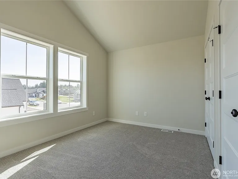 2233 Berryman Loop — Photo 19
