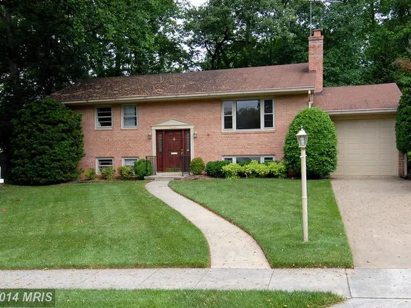7438 Westwood Park Ln, Falls Church, VA 22046