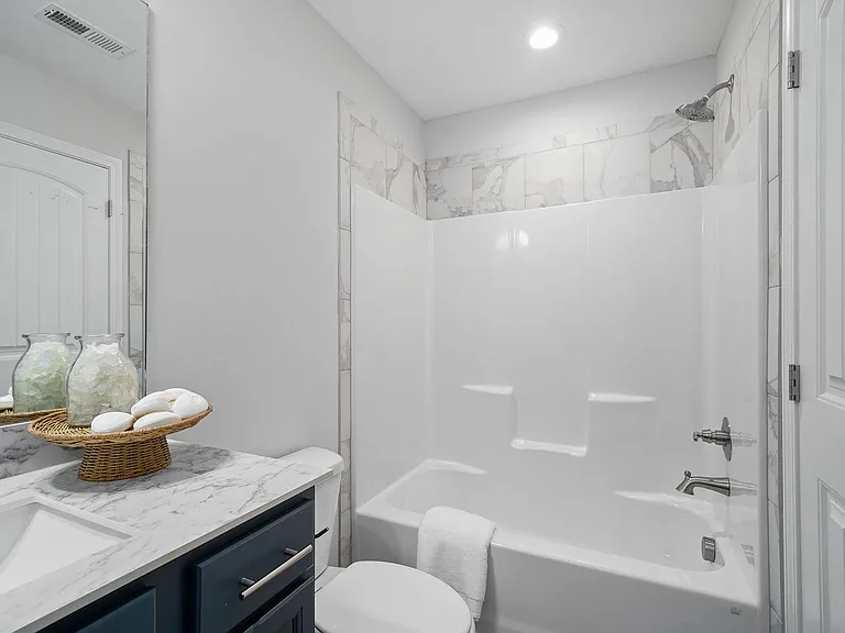 401 Victory Rd — Photo 16