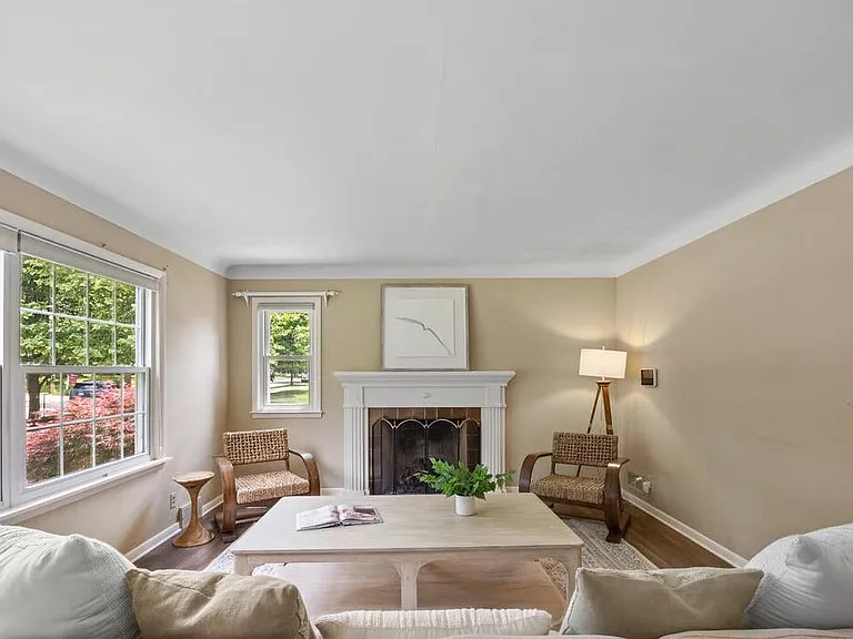 303 Wallinwood Ave NE — Photo 6