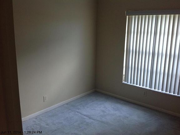 3rd image of 8 Kensington Ln