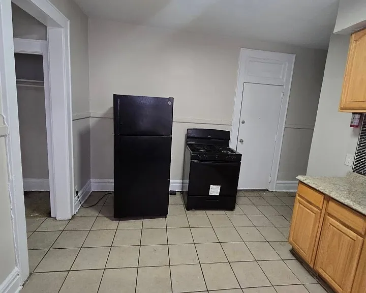 81 Montgomery Ave #2L — Photo 1