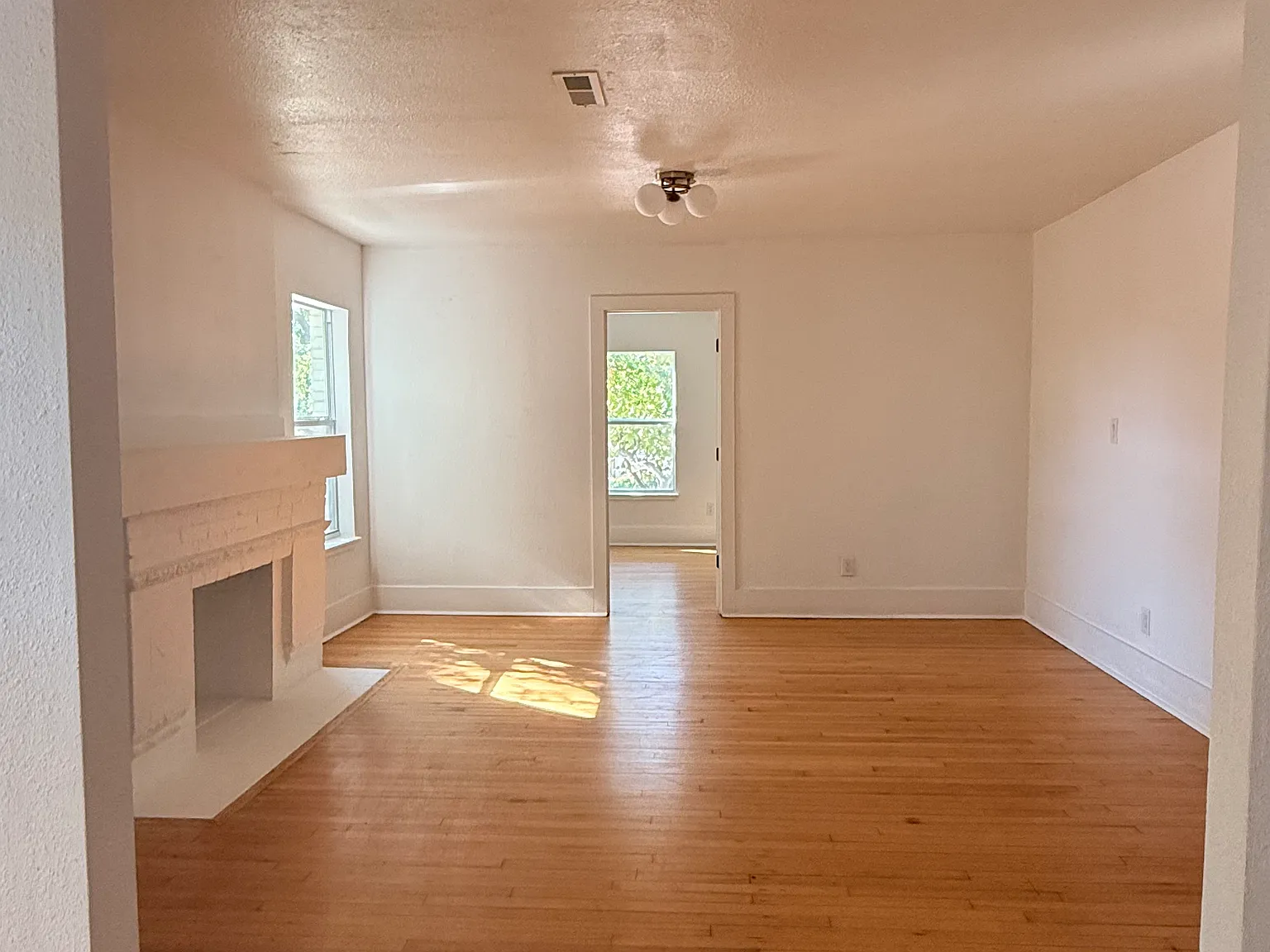 2 bed, 1078 sqft, $1,450 — Photo 4