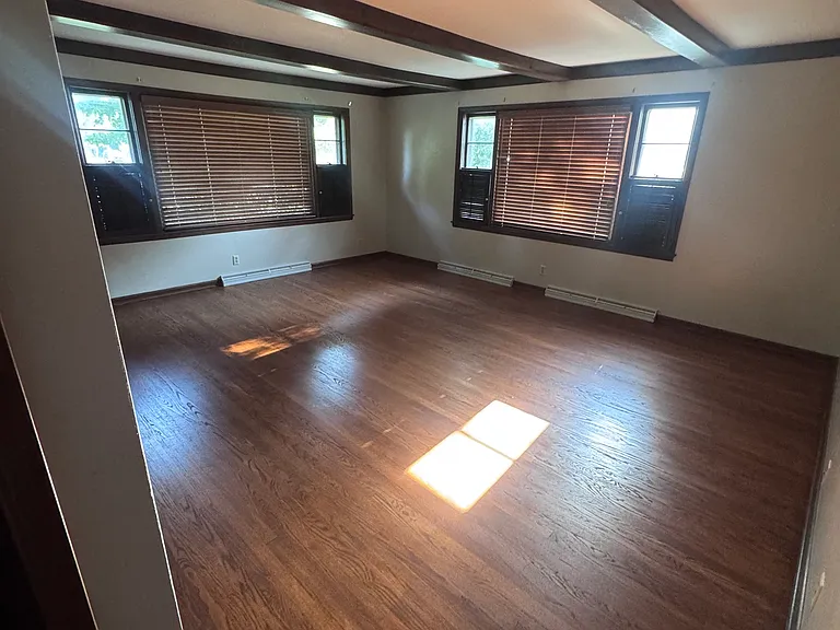 Spacious living room