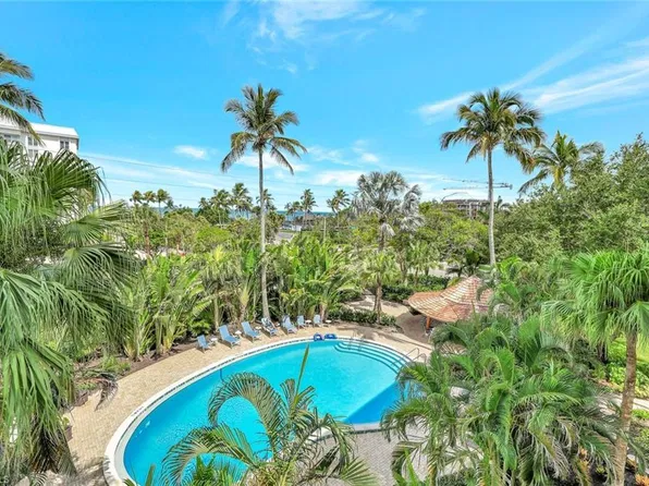 1300 Gulf Shore Blvd N, Naples, FL