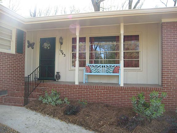 5th image of 1043 Greenwood Dr