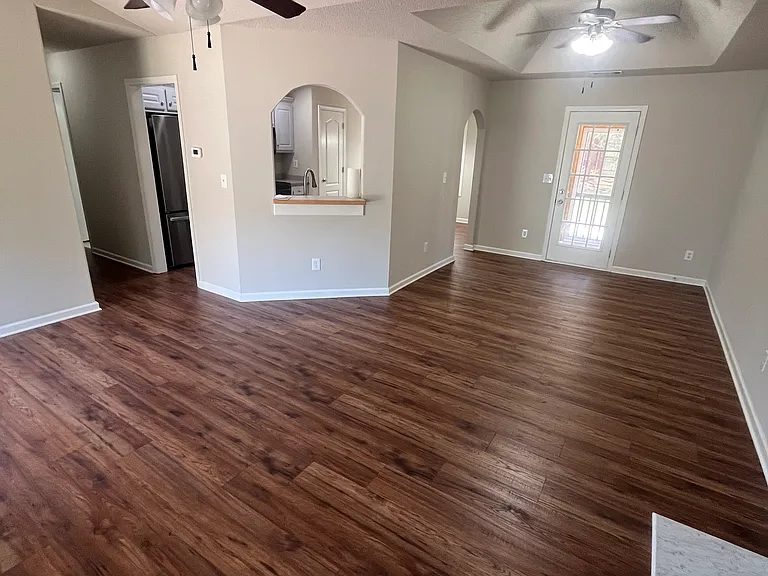212 Rainbow Ln — Photo 4