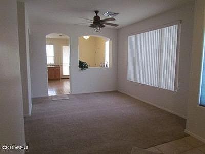 2nd image of 141 W Beechnut Pl