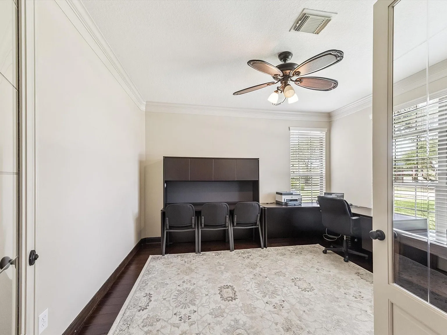 5 bed, 5.5 bath, 5932 sqft, $5,500 — Photo 3