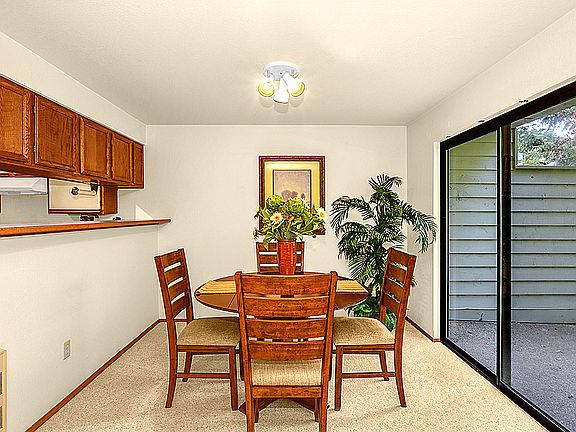 5th image of 15928 NE 42nd Ct