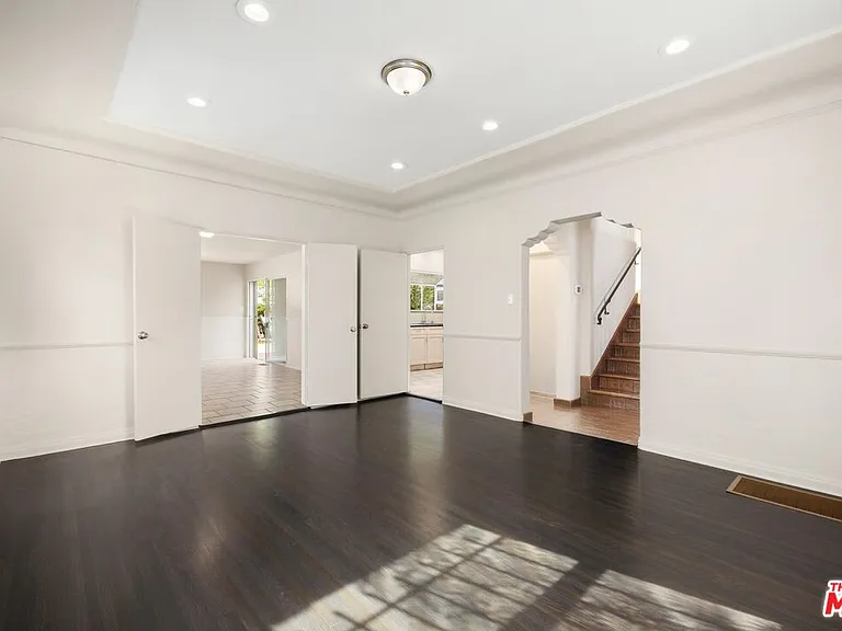 120 S Poinsettia Pl — Photo 6