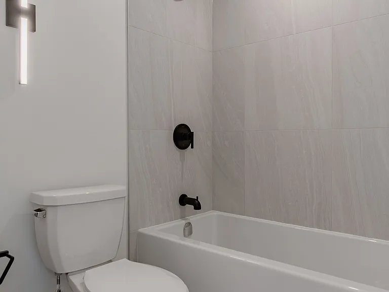 1185 Dupont St #1307 — Photo 24
