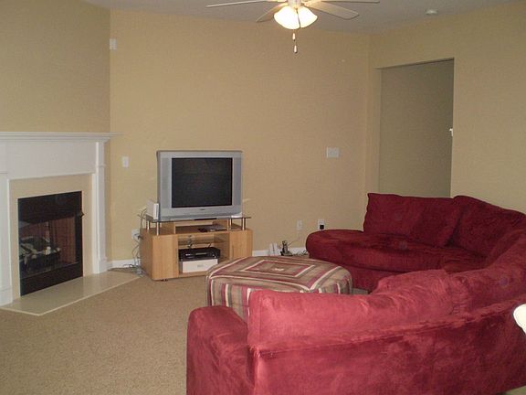 Family room w/ fireplace