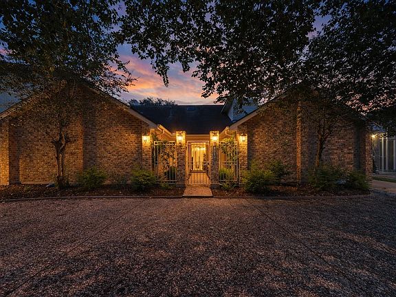 3rd image of 8018 Candle Ln